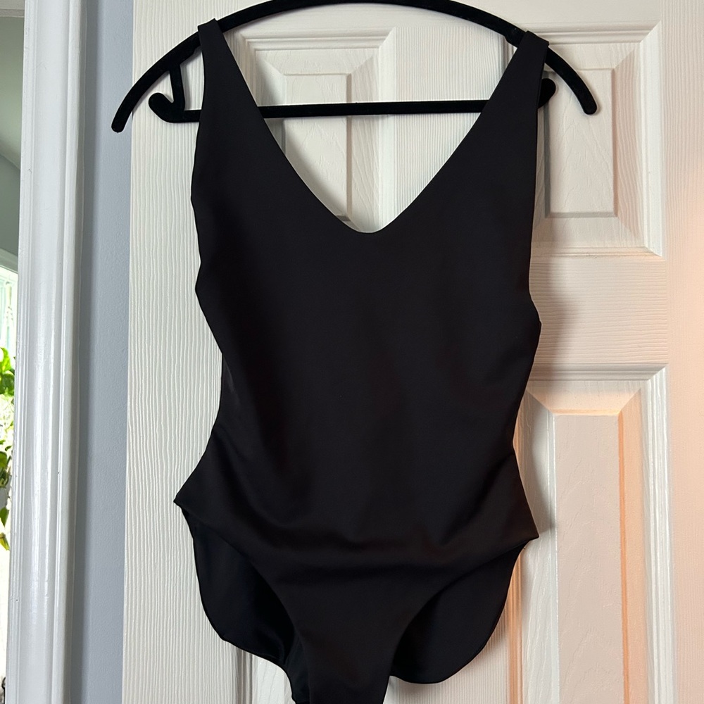 Minimalist Backless Black One Piece Swimsuit